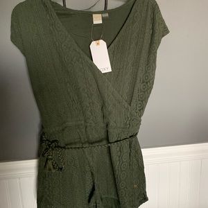 NWT Women’s ROXY jumper
